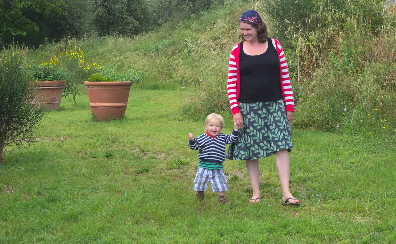 Harry and Isobel roam around, from A Tuscan Winery and a Trip to Siena, Tuscany, Italy - 10th June 2013