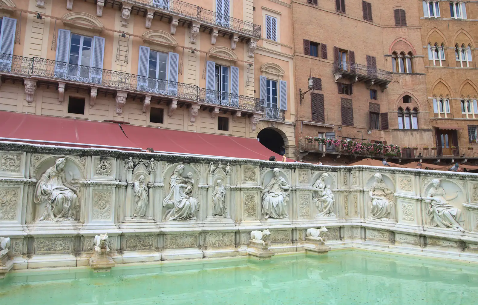 A tranquil water feature, from A Tuscan Winery and a Trip to Siena, Tuscany, Italy - 10th June 2013