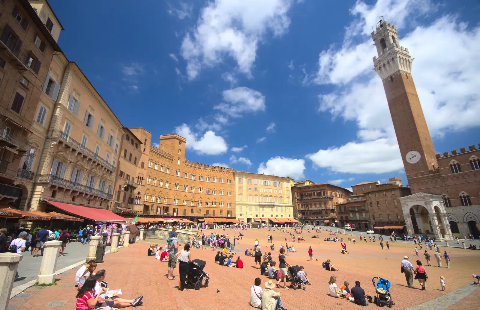 Another fish-eye of the piazza, from A Tuscan Winery and a Trip to Siena, Tuscany, Italy - 10th June 2013