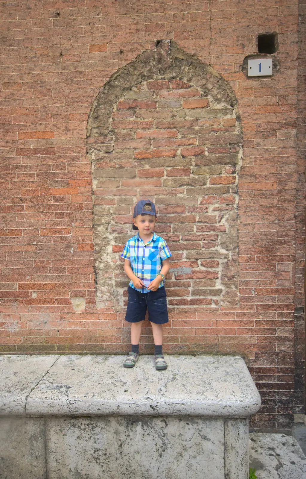 Fred and a wall, from A Tuscan Winery and a Trip to Siena, Tuscany, Italy - 10th June 2013