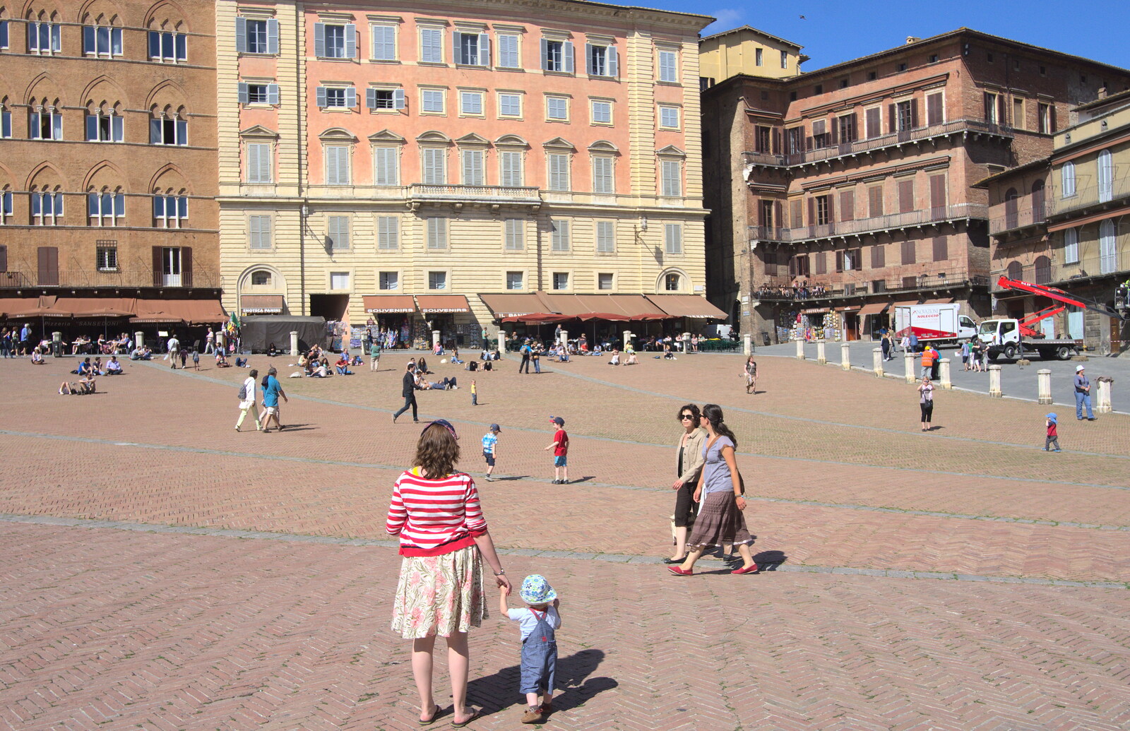 A Tuscan Winery and a Trip to Siena, Tuscany, Italy - 10th June 2013: Back on the Piazza del Campo