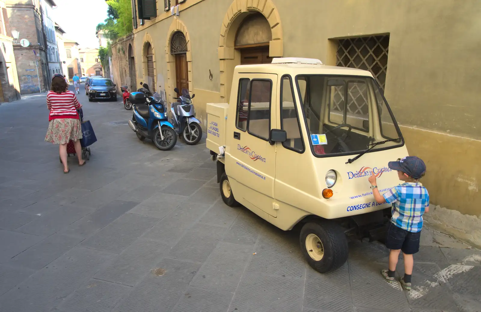 Fred pokes a municipal buggy, from A Tuscan Winery and a Trip to Siena, Tuscany, Italy - 10th June 2013