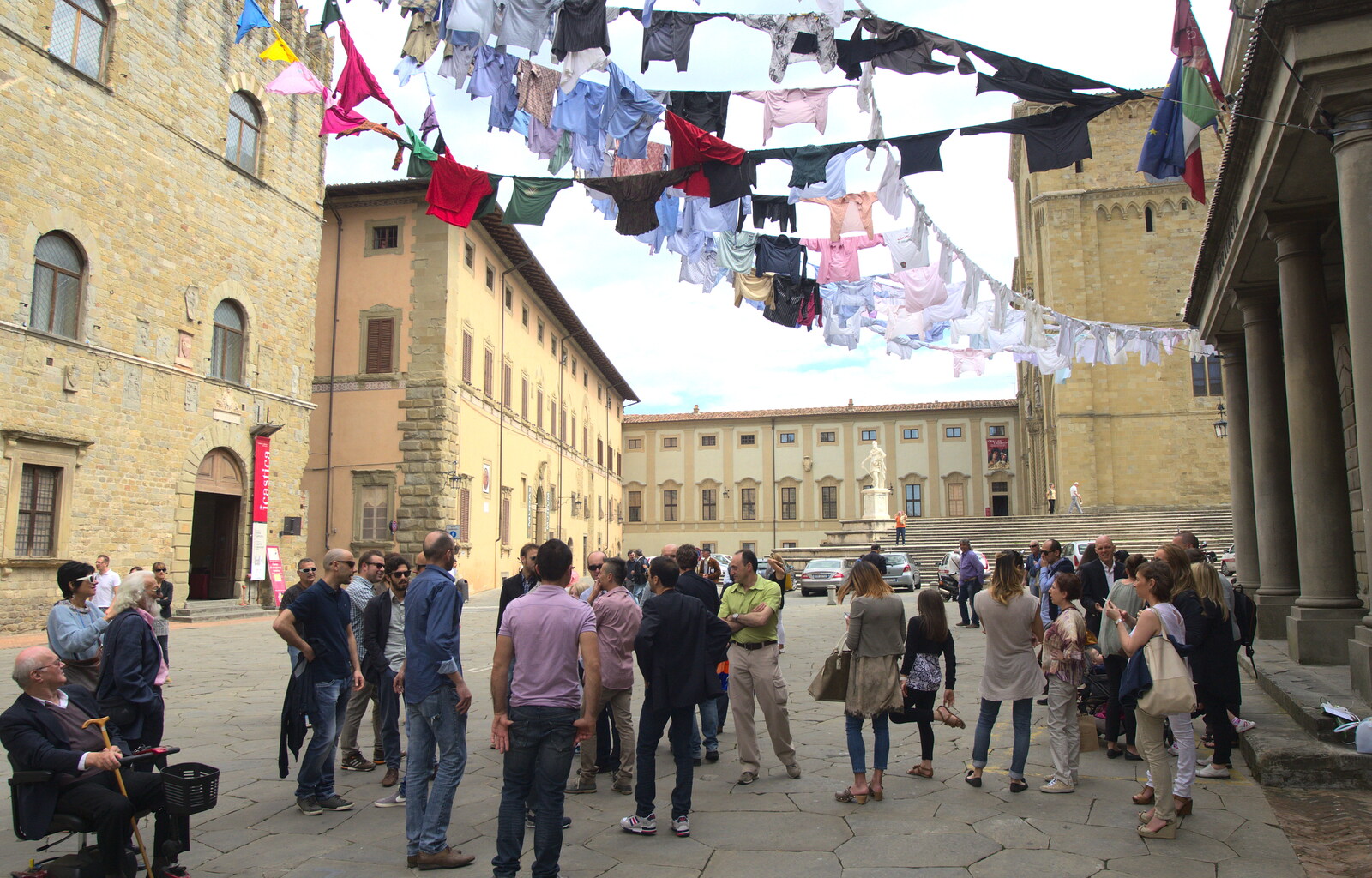 The crowds are out under the washing from Italian Weddings, Saracens and Swimming Pools, Arezzo, Tuscany - 12th June 2013