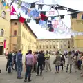 The crowds are out under the washing, Italian Weddings, Saracens and Swimming Pools, Arezzo, Tuscany - 12th June 2013