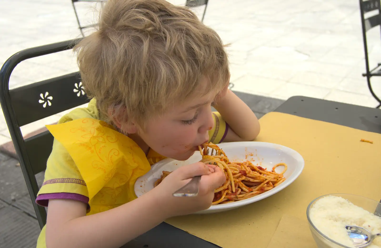 Fred scoffs spaghetti, from Italian Weddings, Saracens and Swimming Pools, Arezzo, Tuscany - 12th June 2013