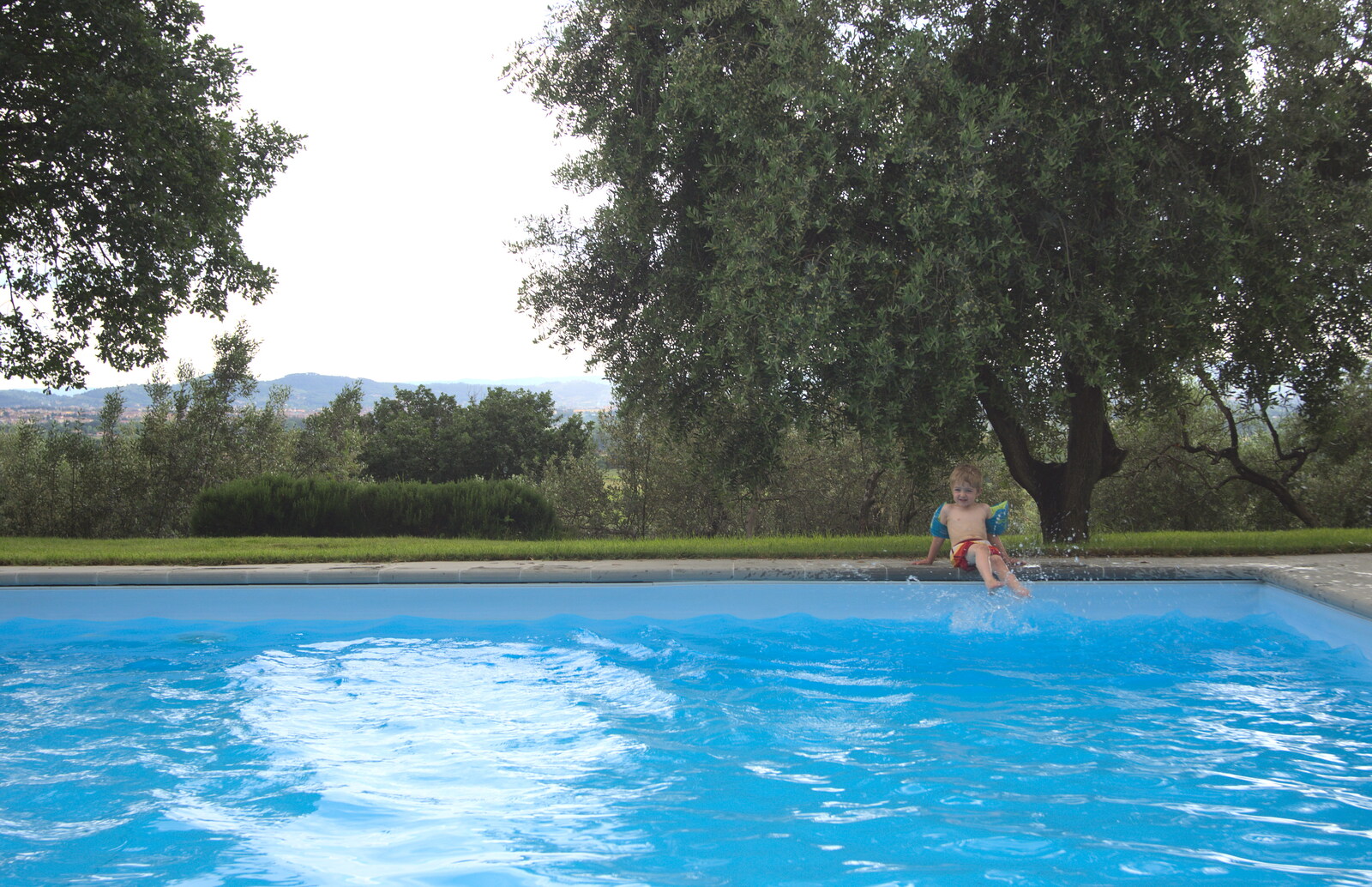 Fred kicks in the water from Italian Weddings, Saracens and Swimming Pools, Arezzo, Tuscany - 12th June 2013
