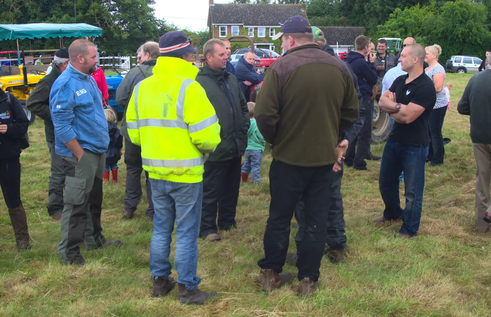 Andrew talks with the tractor boys, from Thrandeston Pig Roast and Tractors, Thrandeston Little Green, Suffolk - 23rd June 2013