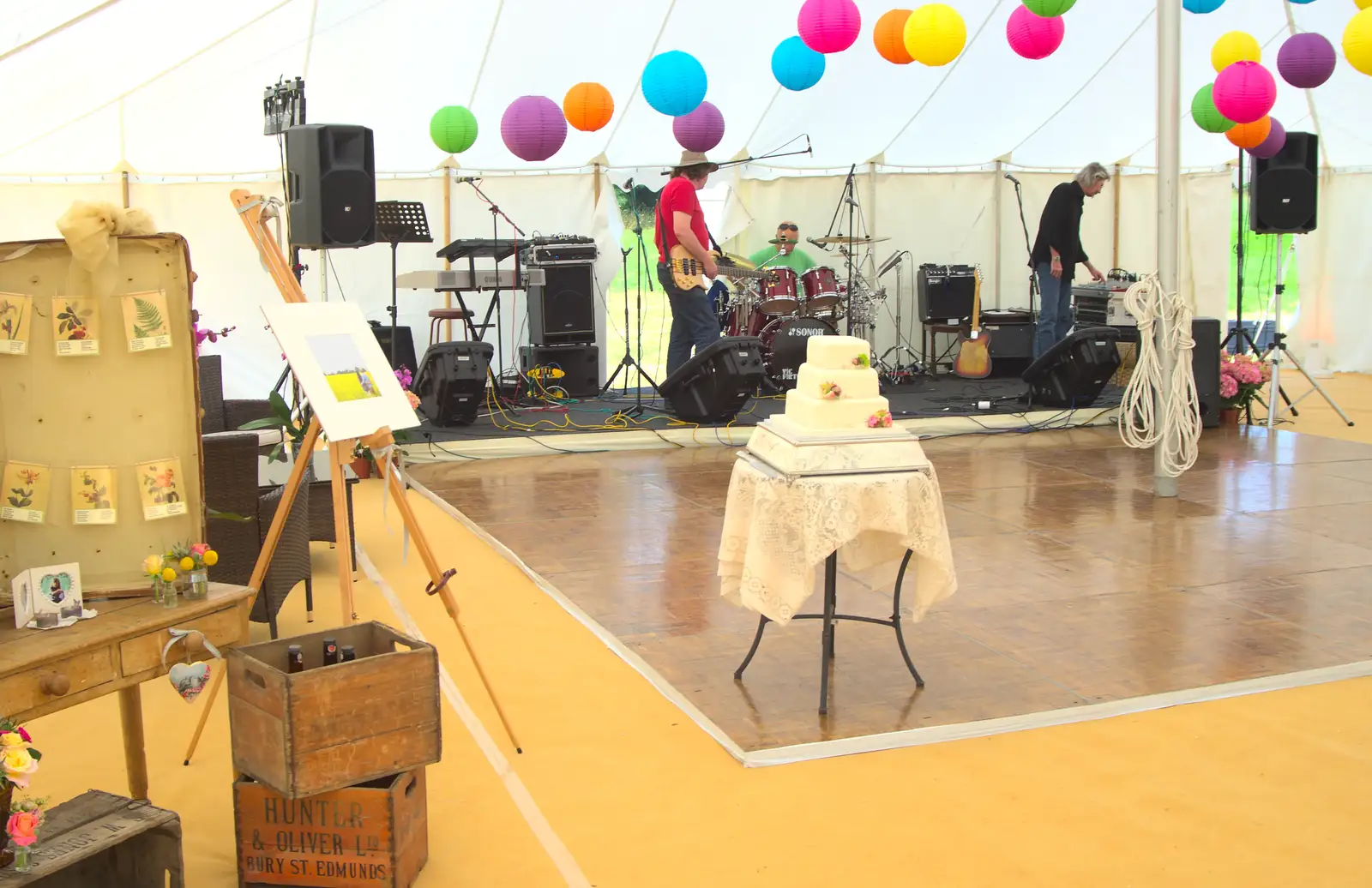 The cake in splendid isolation, from The BBs Play Steph's Wedding, Burston, Norfolk - 13th July 2013