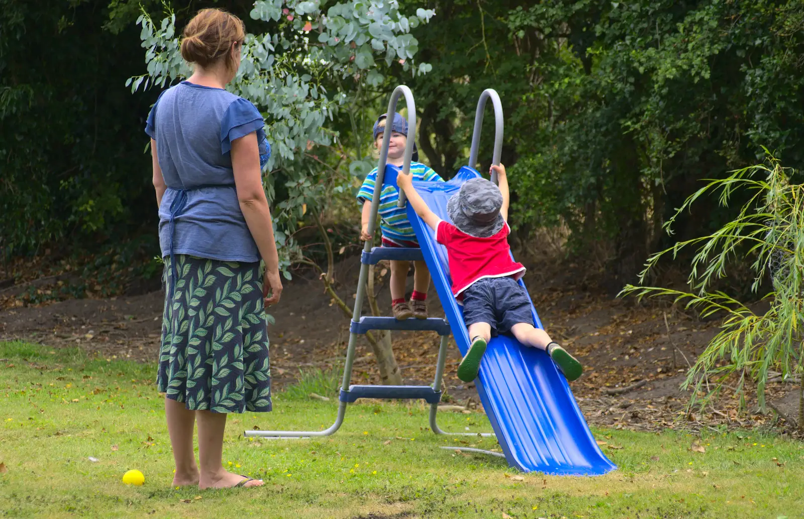 Fred does a good line in blocking the slide, from An Interview with Rick Wakeman and Other Stories, Diss, Norfolk - 22nd July 2013