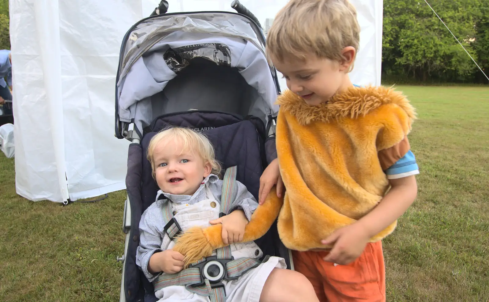 Fred waves his tail at Harry, from Henry's 60th Birthday, Hethel, Norfolk - 3rd August 2013