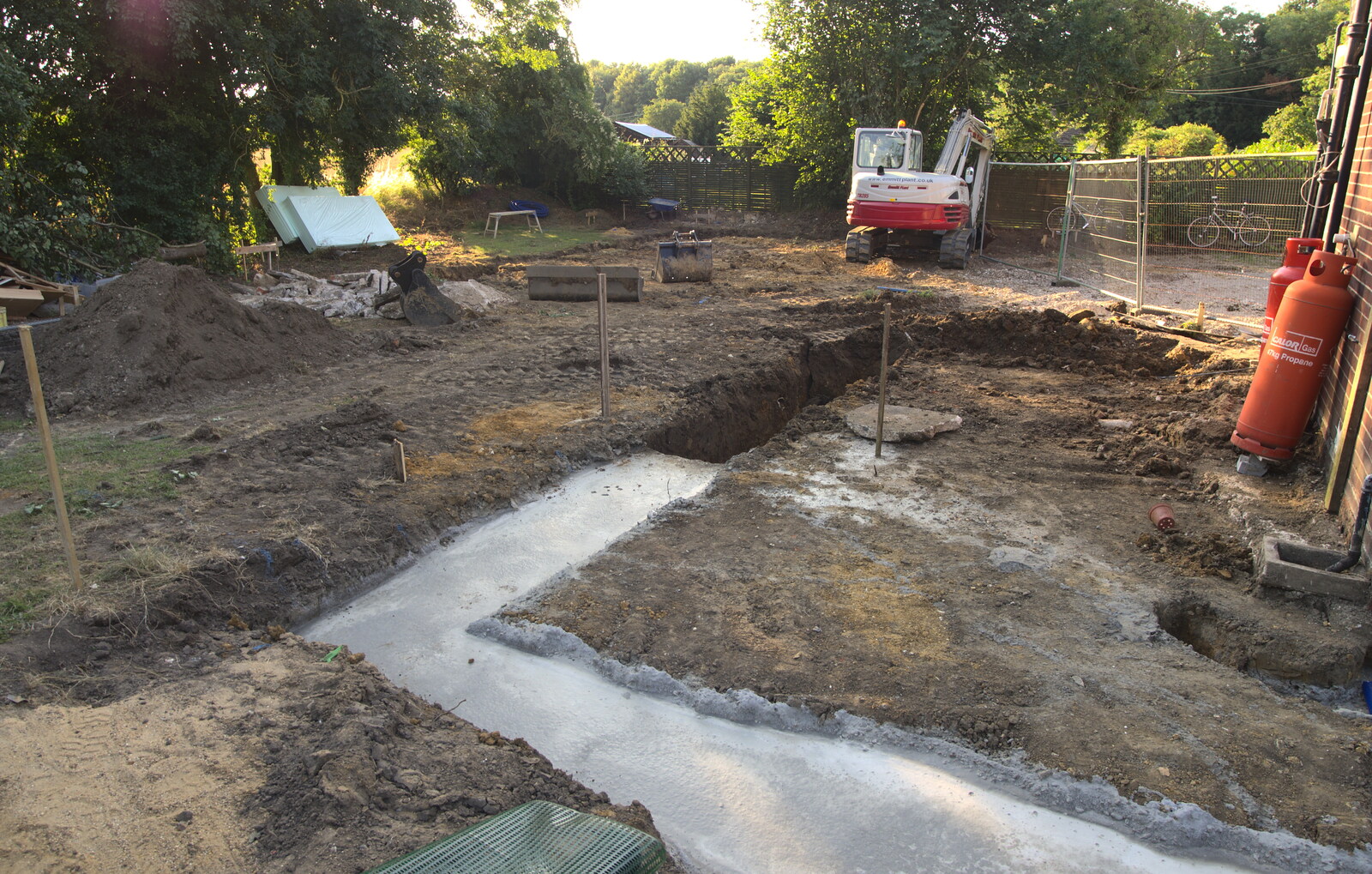 The first two loads are set from Grand Designs: Building Commences, Brome, Suffolk - 8th August 2013