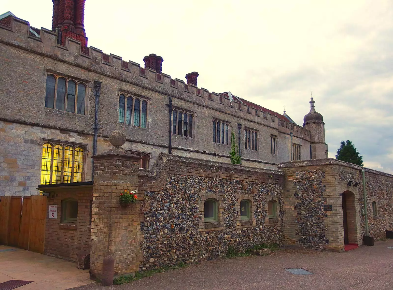 The back of Hengrave Hall, from The BBs at Hengrave Hall, Hengrave, Suffolk - 18th August 2013