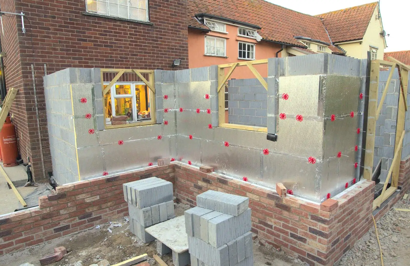 More shiny Cellotex goes up, from Bressingham Gardens, and Building Progress, Brome, Suffolk - 26th August 2013