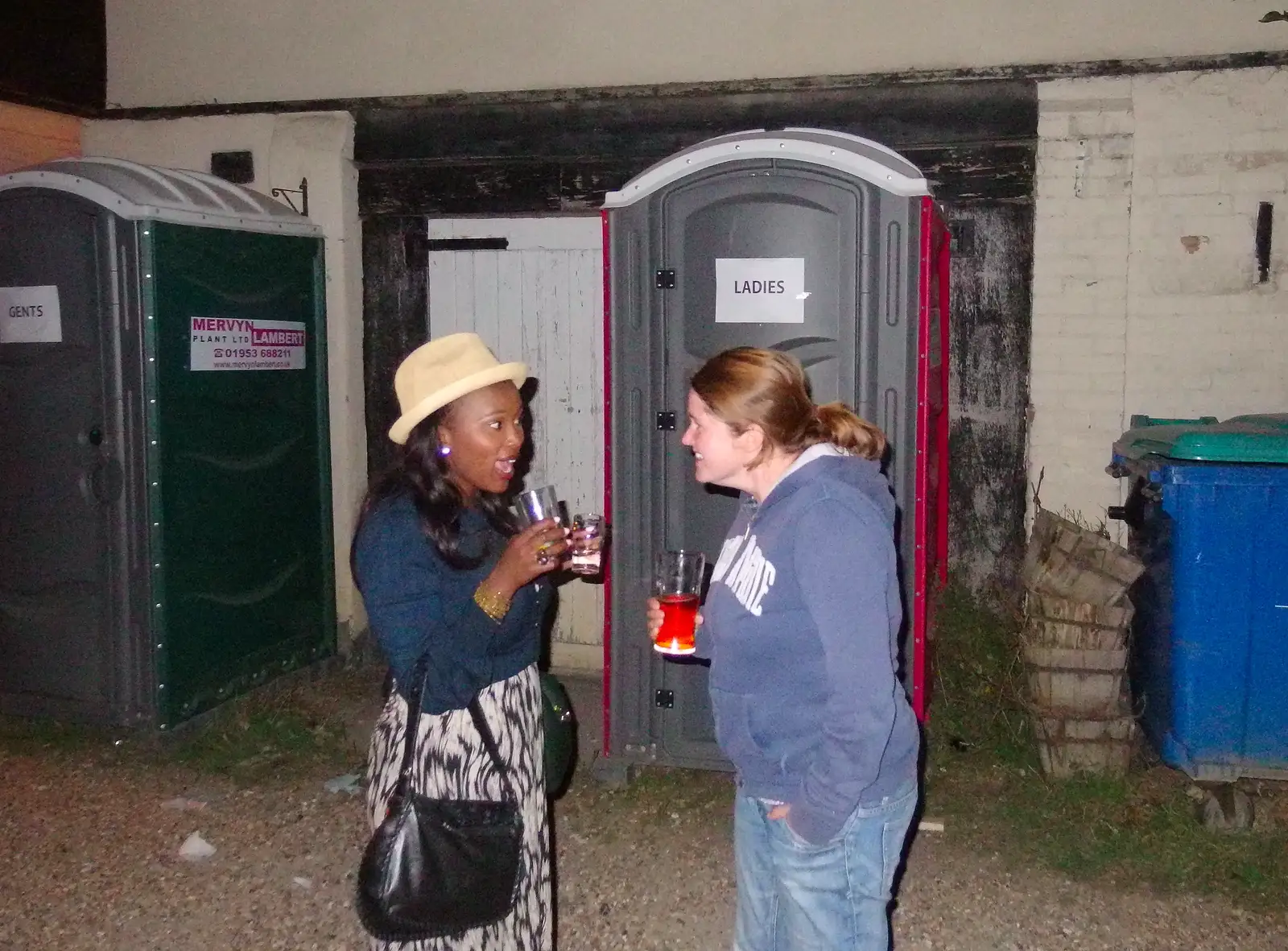 Isobel chats to Chichi, from Pigeon-Eating Hawks and the Mellis Beer Festival, London and Suffolk - 31st August 2013