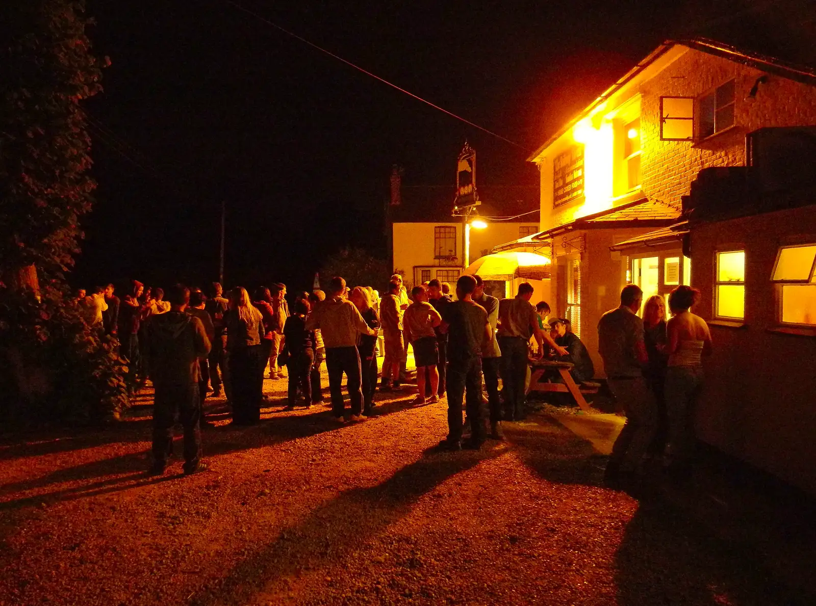 Evening crowds outside the pub, from Pigeon-Eating Hawks and the Mellis Beer Festival, London and Suffolk - 31st August 2013