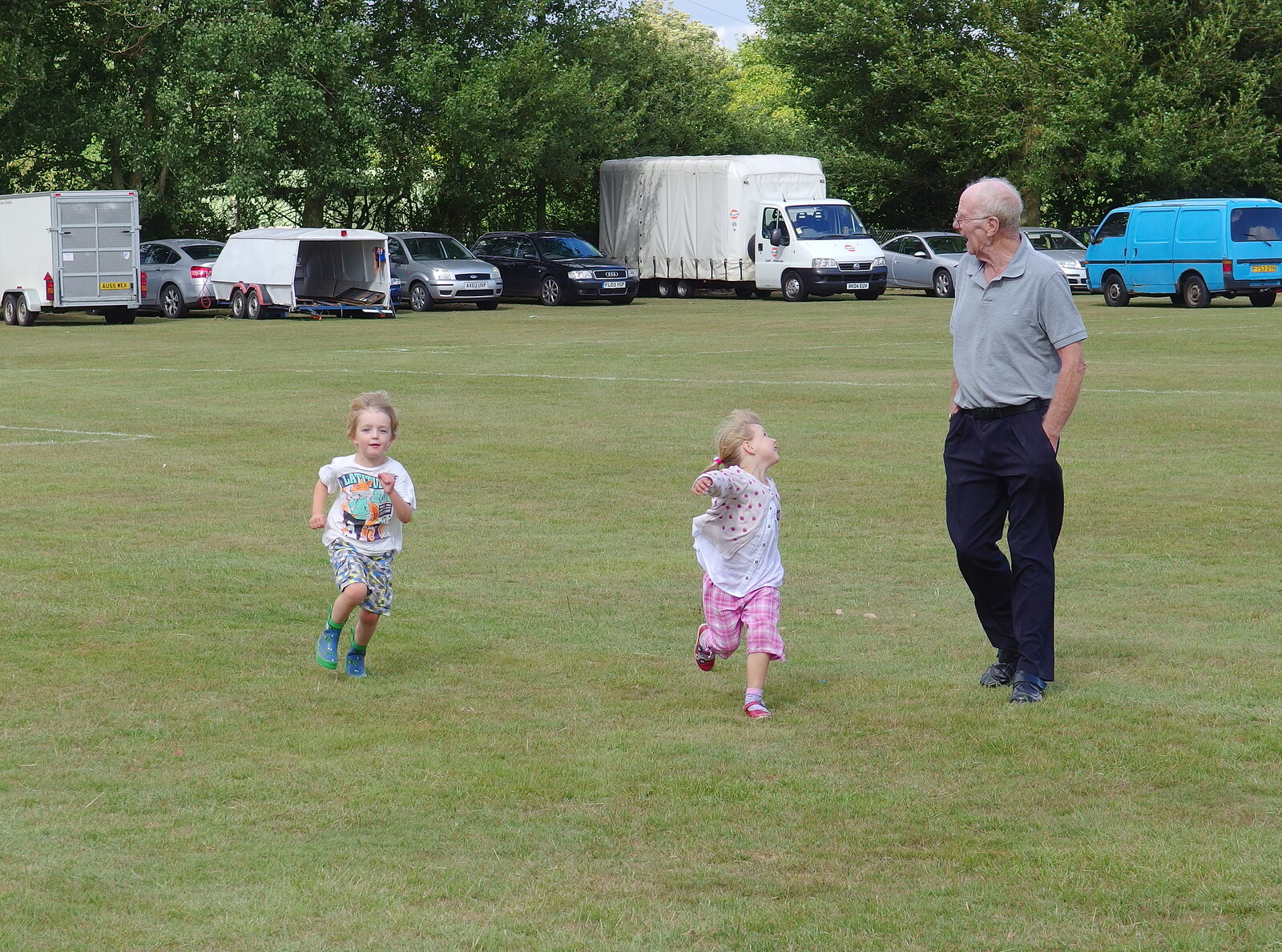 Fred and Sophie run around Grandad from Stradbroke Classic Car Show, Stradbroke, Suffolk - 7th September 2013