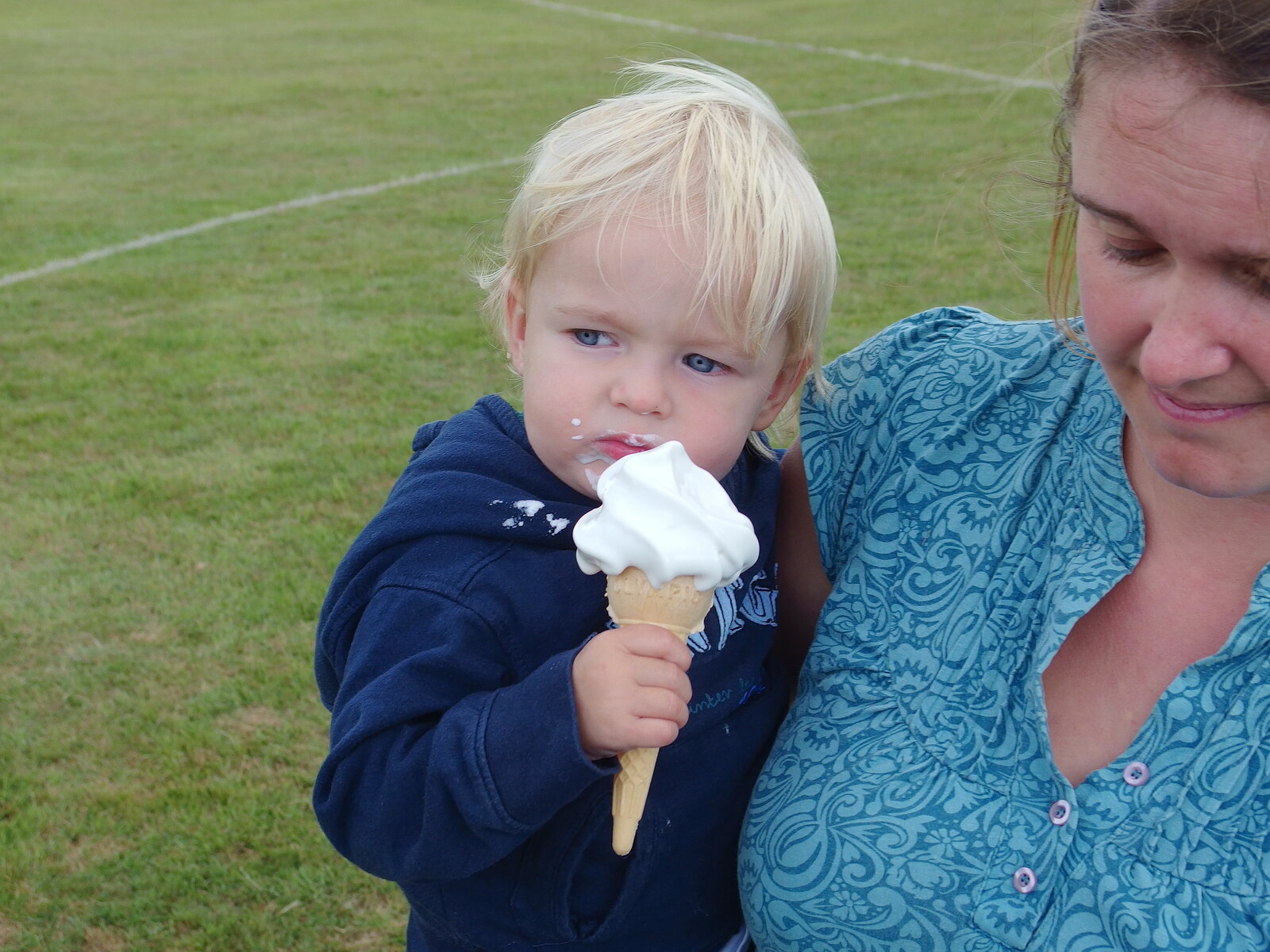 Harry gets ice cream on his face from Stradbroke Classic Car Show, Stradbroke, Suffolk - 7th September 2013