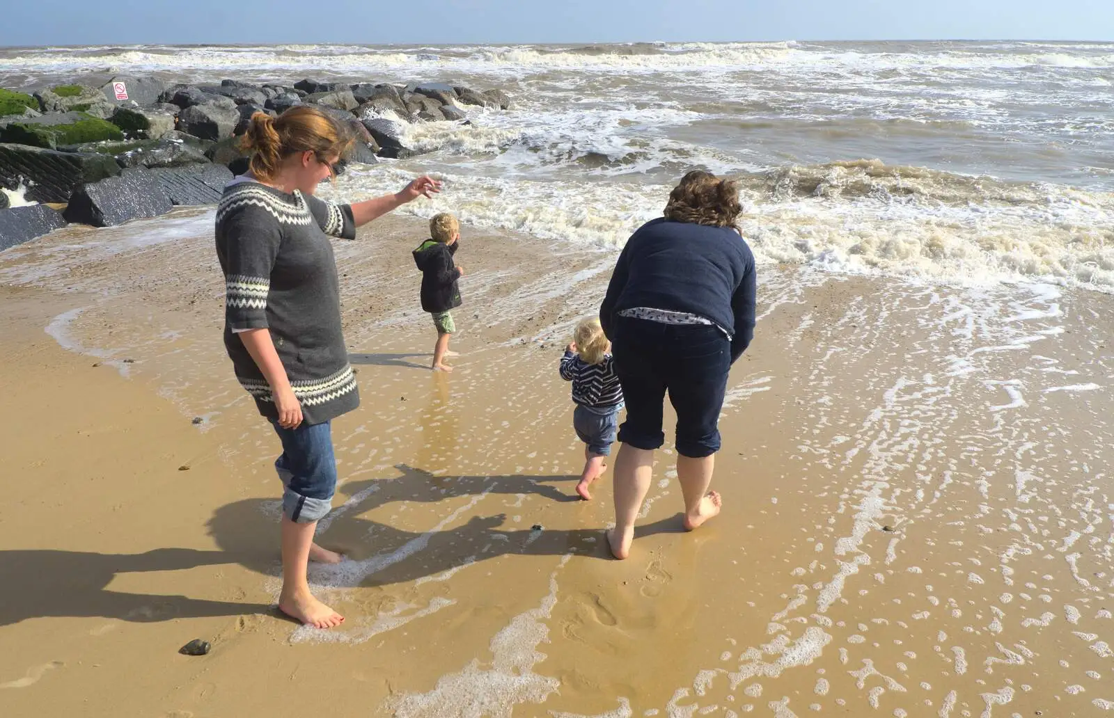 Isobel, Sis and the boys, from Southwold By The Sea, Suffolk - 29th September 2013