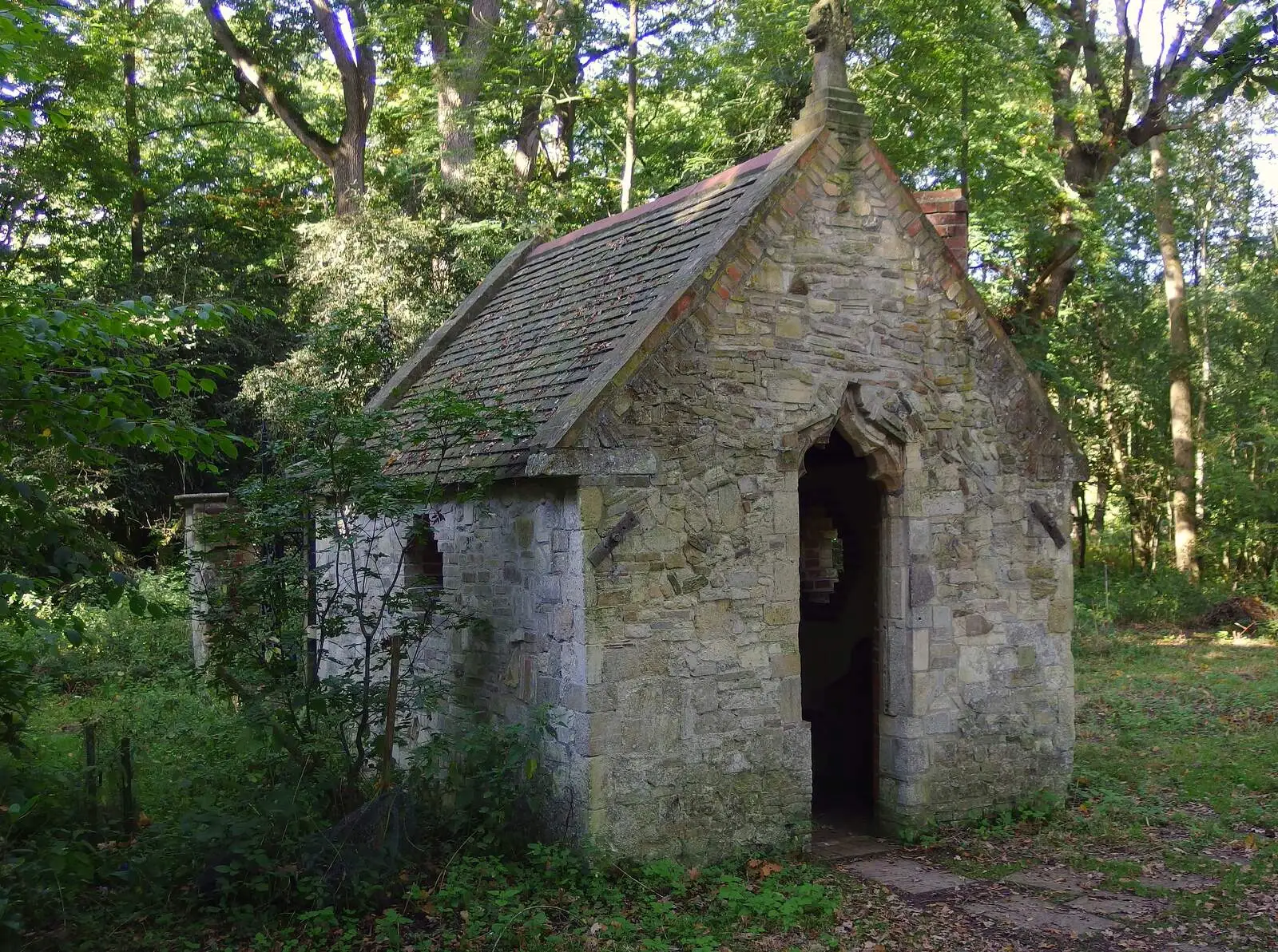 The Pet Cemetary folly, from A Walk Around Thornham, and Jacqui Dankworth, Bungay, Suffolk - 6th October 2013