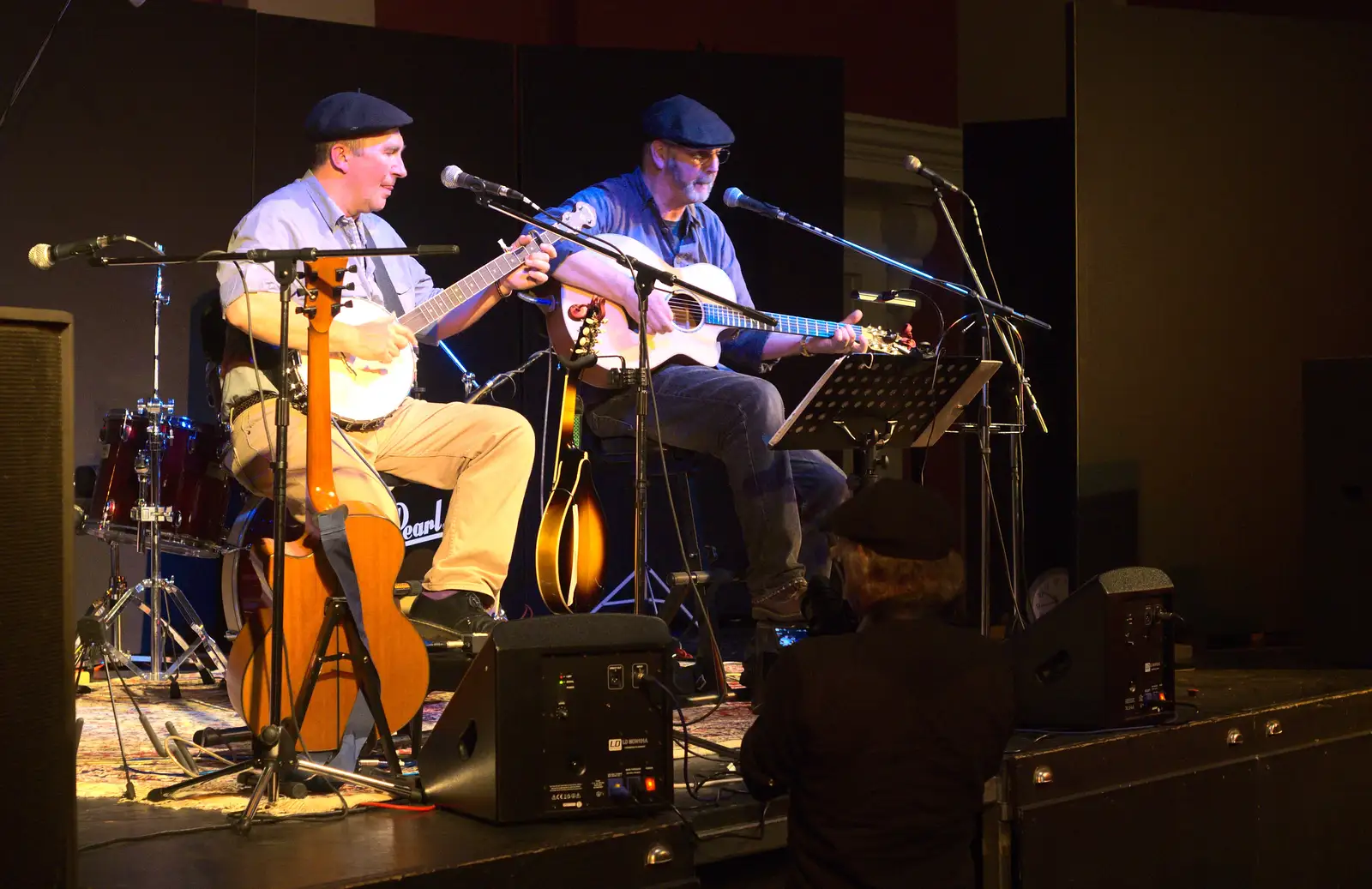 A bit of trad-style folk, from The Diss Cornhall Beer Festival and Maglia Rosa Group, Diss, Norfolk - 12th October 2013