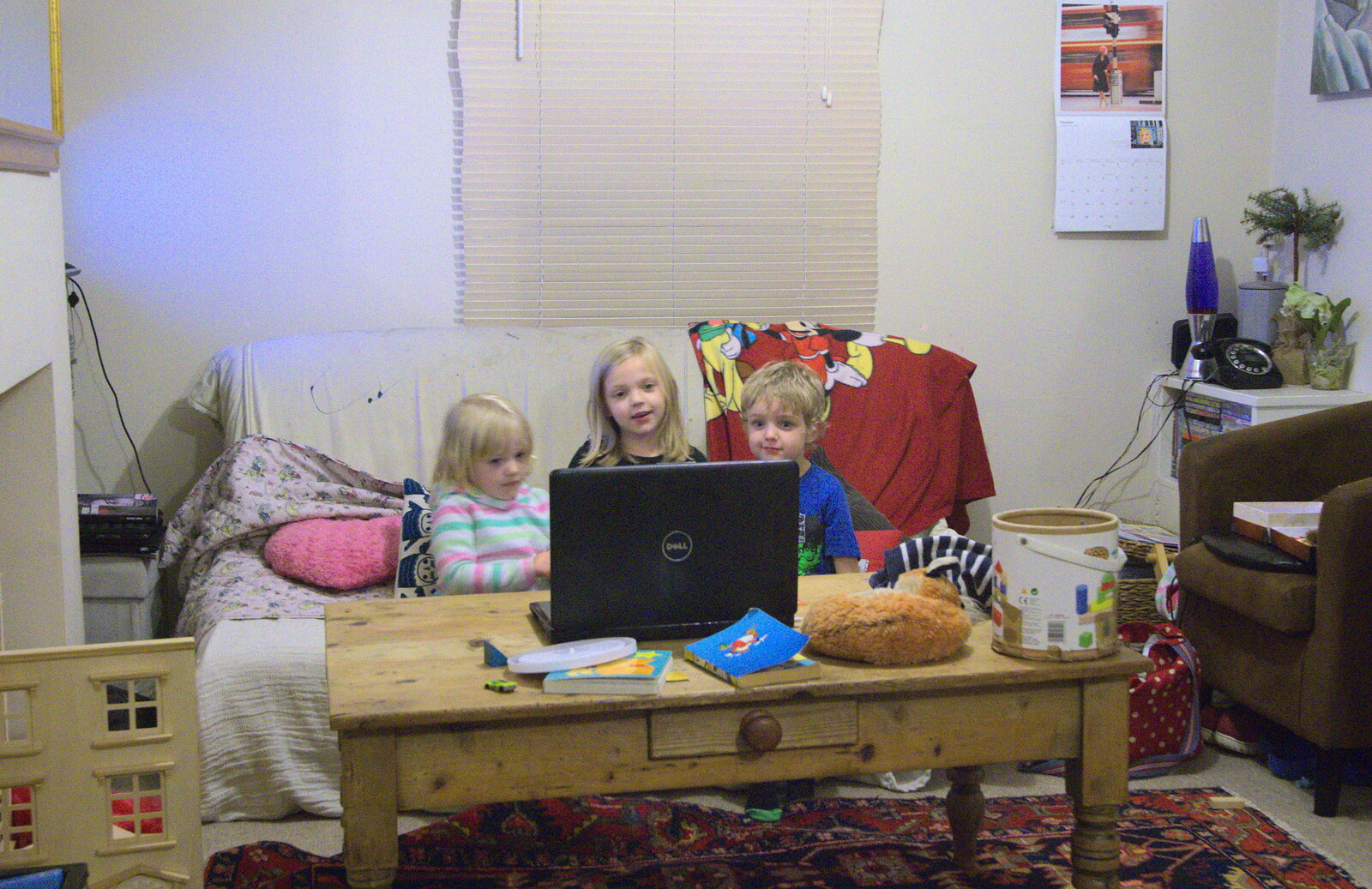 Norah, Lucy and Fred watch Octonauts on the laptop from A Rachel and Sam Evening, Gwydir Street, Cambridge - 19th October 2013
