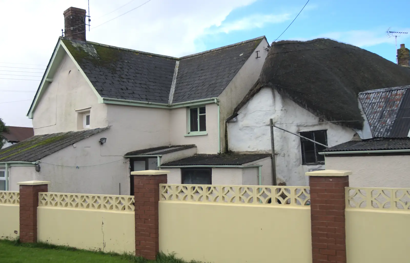 An organically-shaped thatched cottage, from A Few Days in Spreyton, Devon - 26th October 2013