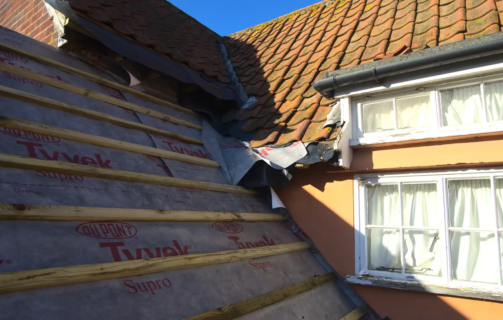 The original roof has been re-felted, from A November Miscellany and Building Progress, Thornham and Brome, Suffolk - 17th November 2013