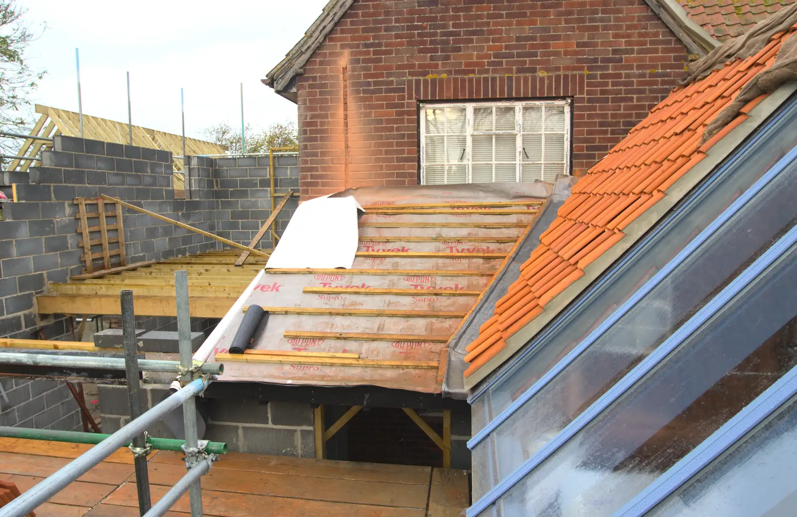 The new pantry roof, from More Building and Palgrave Playground, Suffolk - 24th November 2013