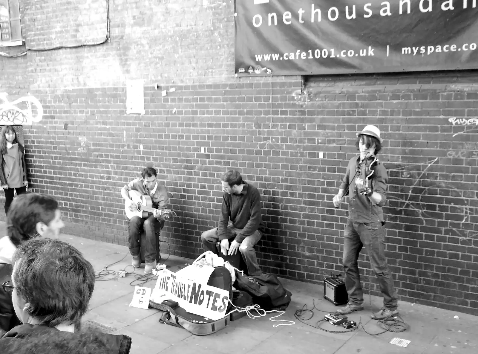 The Trouble Notes play on Brick Lane, from Lunch in the East End, Spitalfields and Brick Lane, London - 1st December 2013