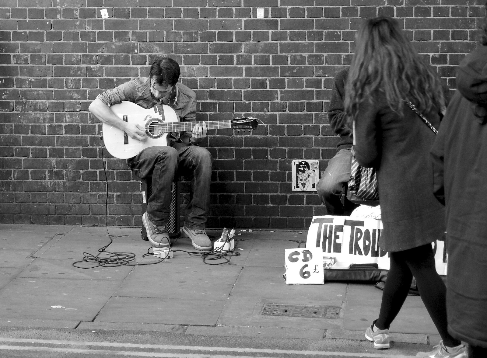 Guitar action on Brick Lane from Lunch in the East End, Spitalfields and Brick Lane, London - 1st December 2013