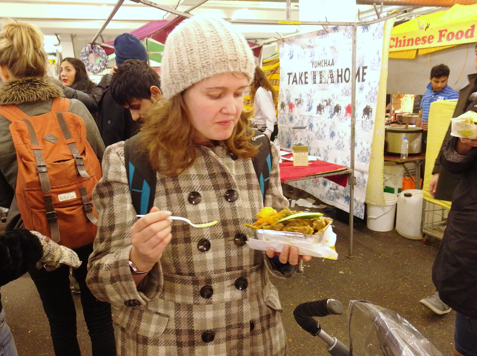 Isobel eats some street food from Lunch in the East End, Spitalfields and Brick Lane, London - 1st December 2013