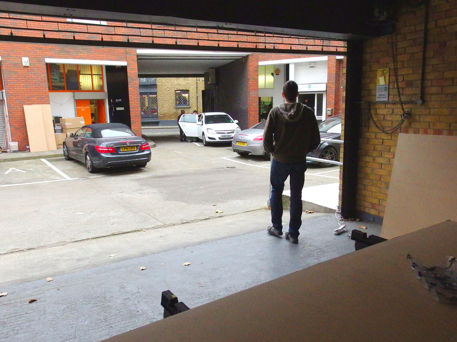 Emlyn wanders off into the yard from SwiftKey's Arcade Cabinet, and the Streets of Southwark, London - 5th December 2013