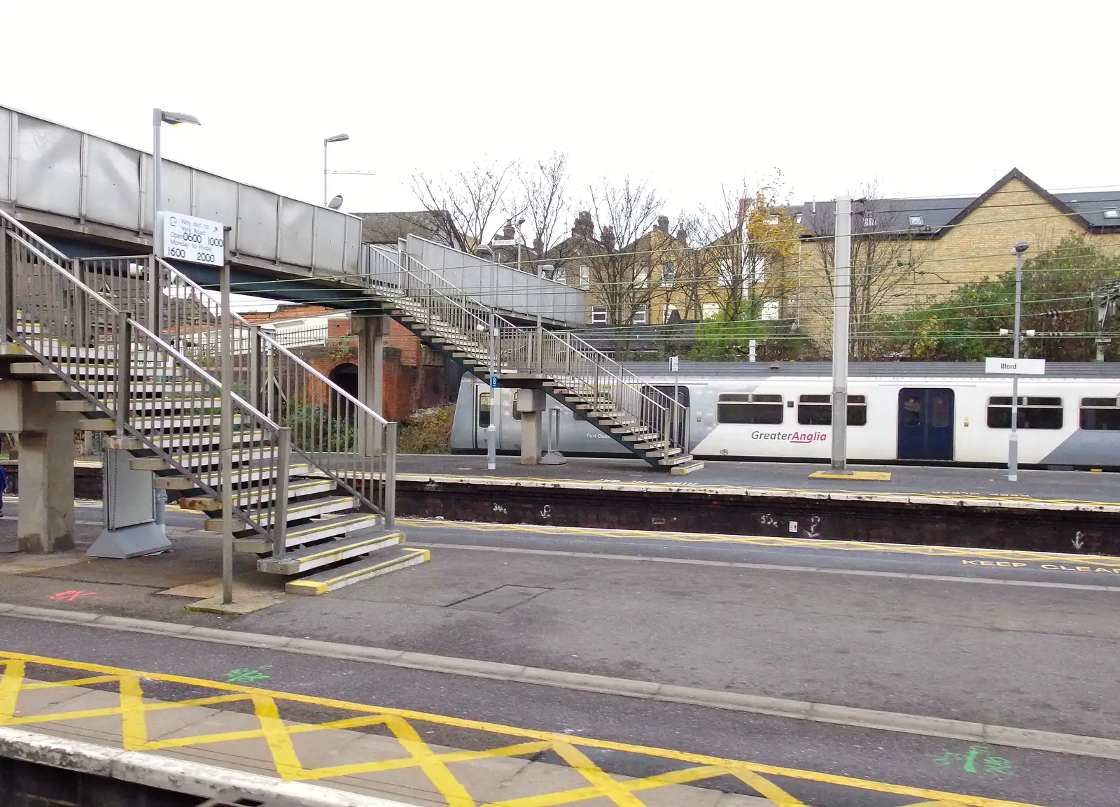 Ilford Station, from SwiftKey's Arcade Cabinet, and the Streets of Southwark, London - 5th December 2013