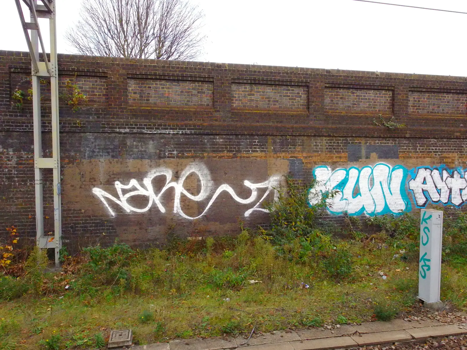 More trackside graffiti, from SwiftKey's Arcade Cabinet, and the Streets of Southwark, London - 5th December 2013