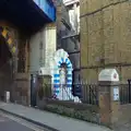 A Scary Mary outside a church, SwiftKey's Arcade Cabinet, and the Streets of Southwark, London - 5th December 2013