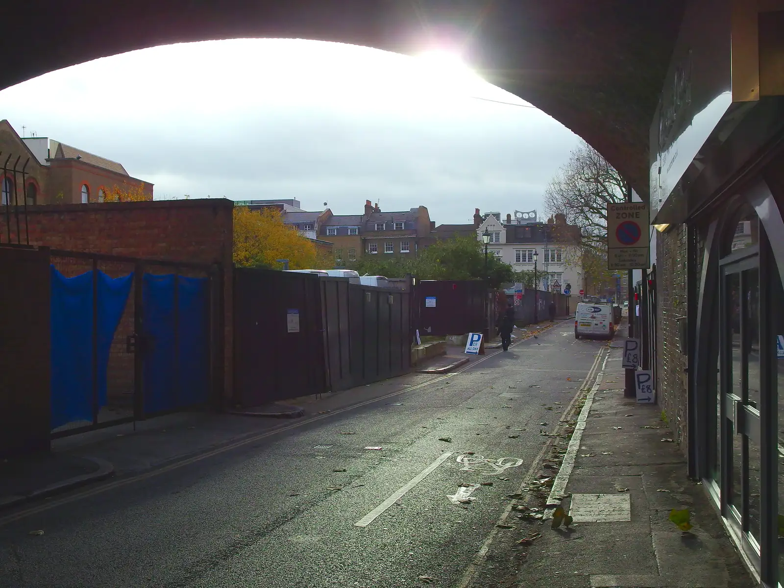 Underneath the arch on Redcross Way, from SwiftKey's Arcade Cabinet, and the Streets of Southwark, London - 5th December 2013