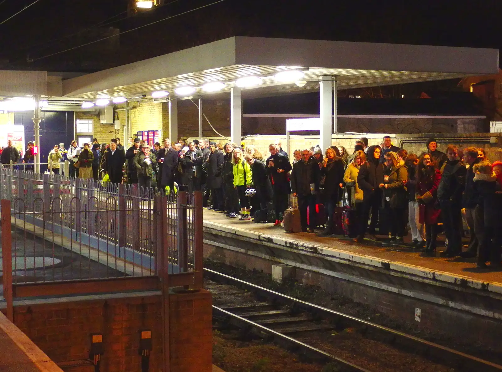 About 200 people cram Cambridge's platform 6, from SwiftKey's Arcade Cabinet, and the Streets of Southwark, London - 5th December 2013