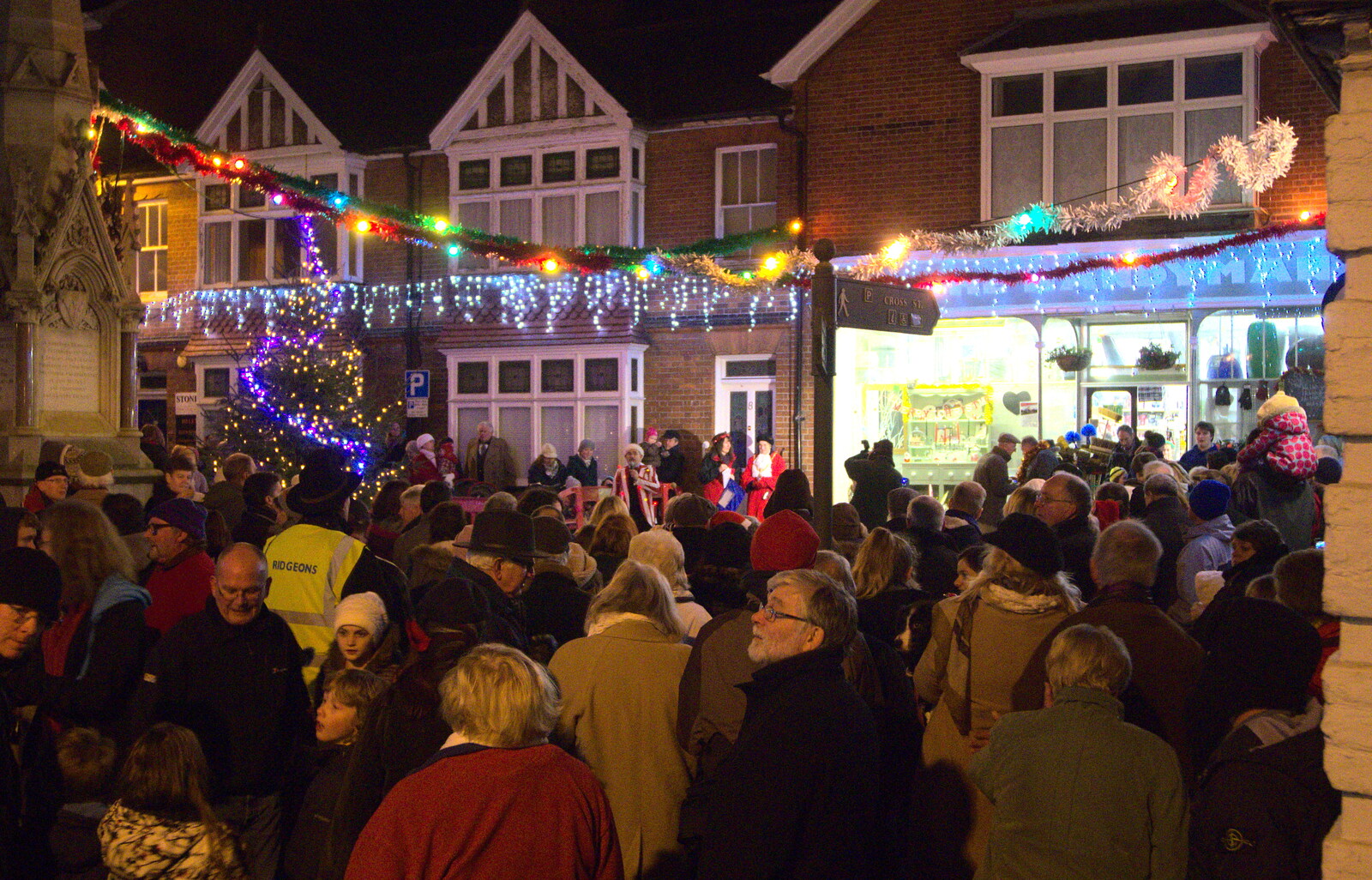 Crowds outside the Handyman from The Eye Lights, Eye, Suffolk - 6th December 2013