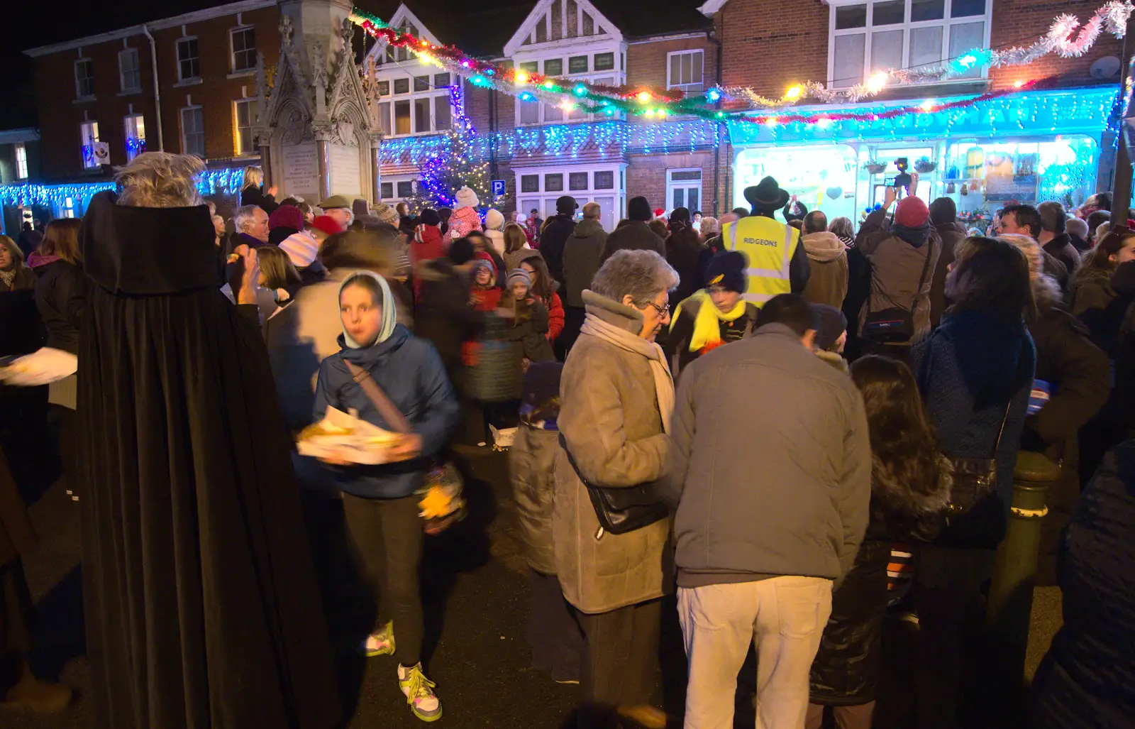 The crowds are out for the lights, from The Eye Lights, Eye, Suffolk - 6th December 2013