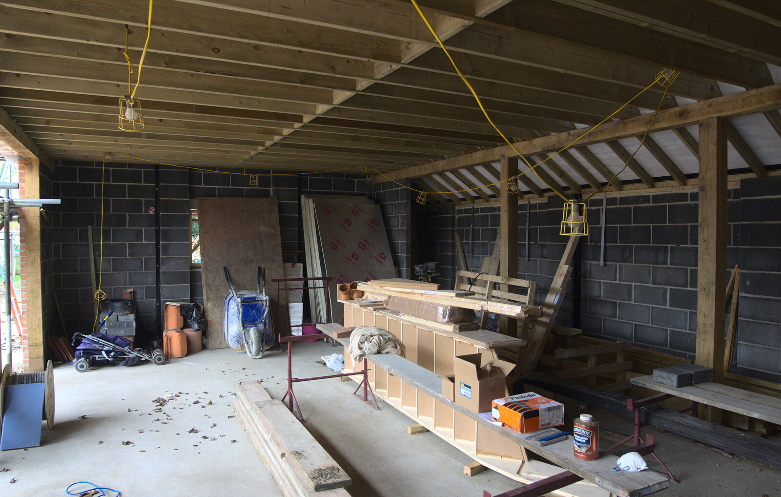The new garage takes shape from Christmas Day and all that, Brome, Suffolk - 25th December 2013
