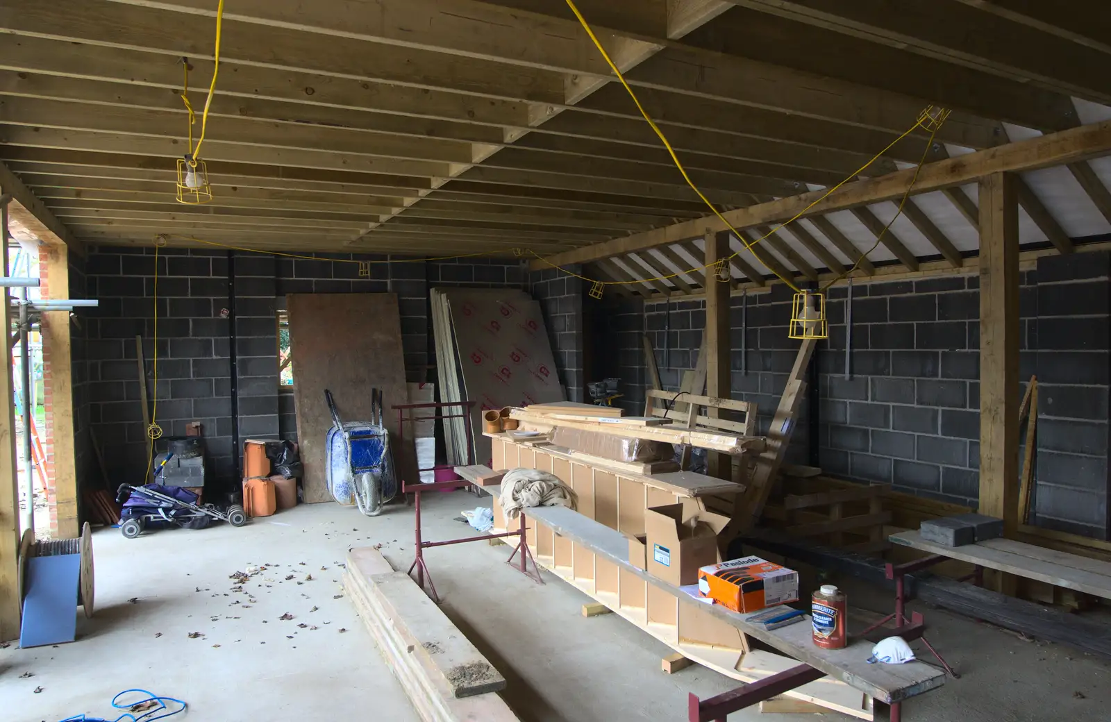 The new garage takes shape, from Christmas Day and all that, Brome, Suffolk - 25th December 2013