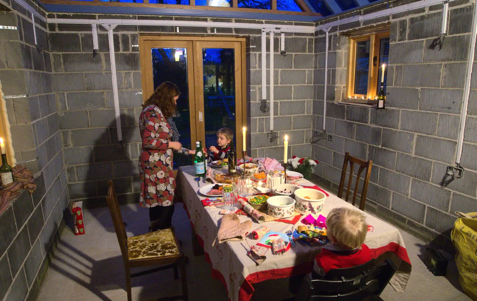 Time for Christmas dinner, from Christmas Day and all that, Brome, Suffolk - 25th December 2013