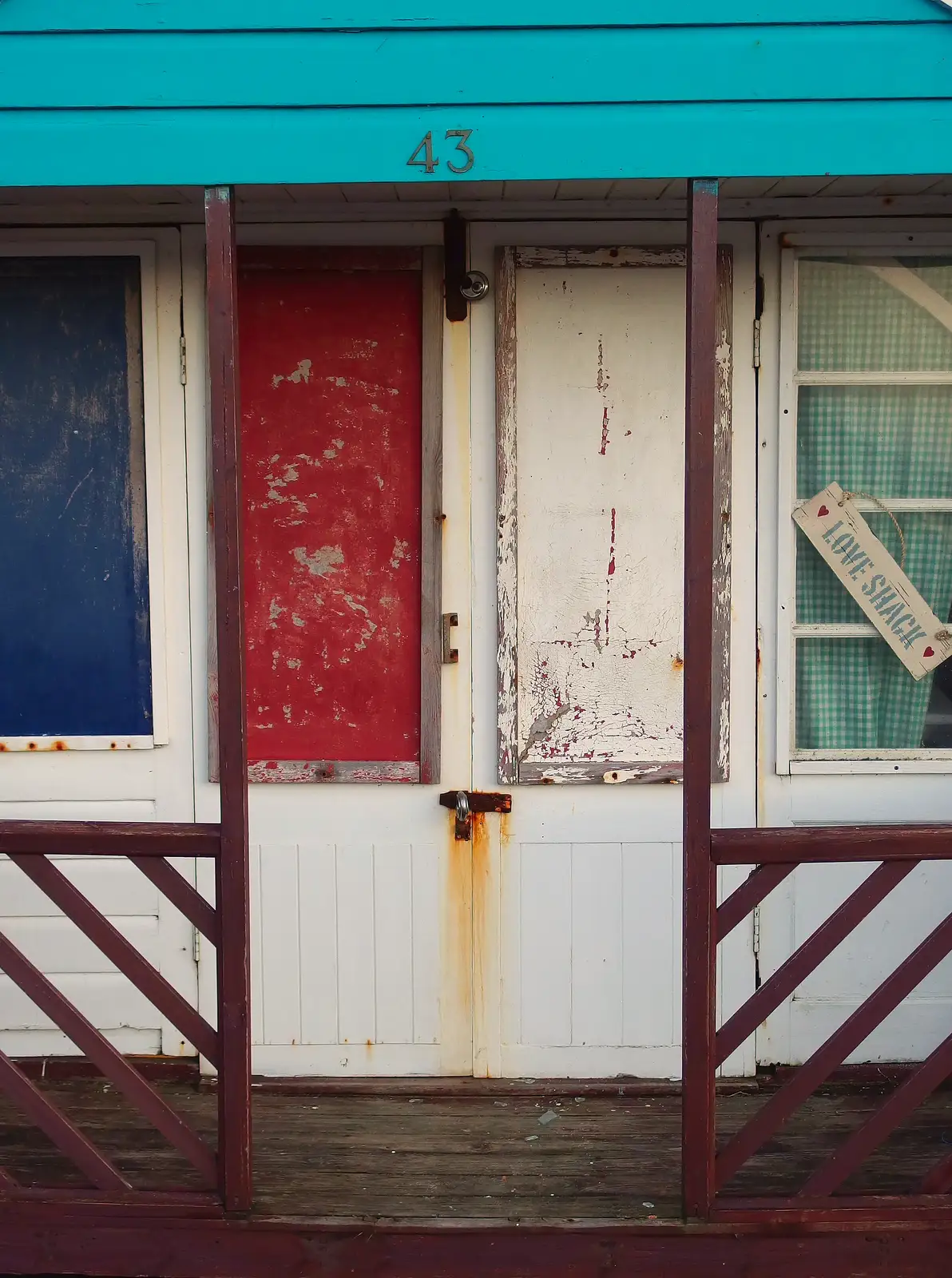 The decrepit splendour of the 'Love Shack', from Post-Christmas Southwold, Suffolk - 29th December 2013