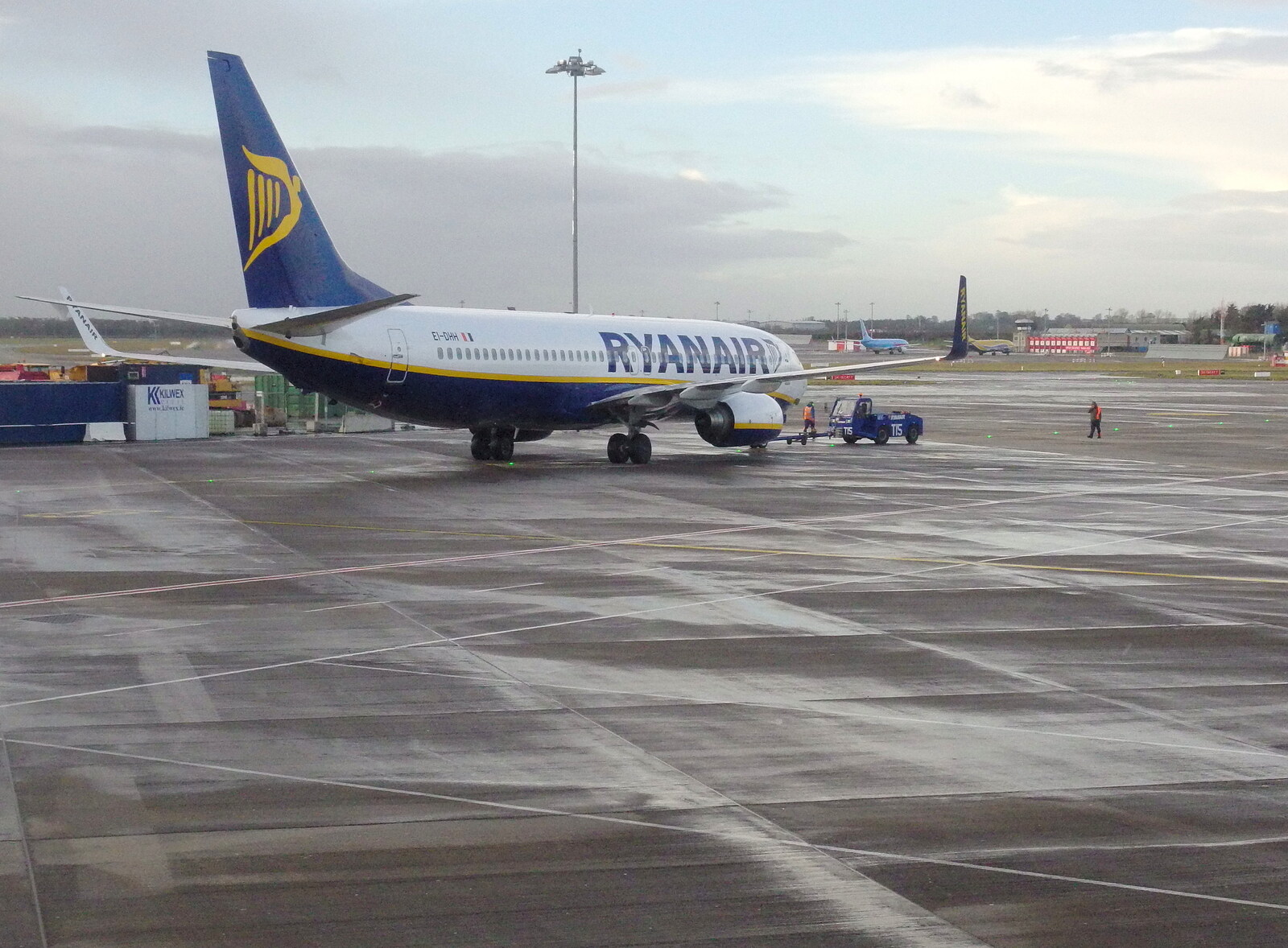 Another Ruinair 737 taxis off from Dun Laoghaire and an Electrical Disaster, Monkstown, County Dublin, Ireland - 4th January 2014