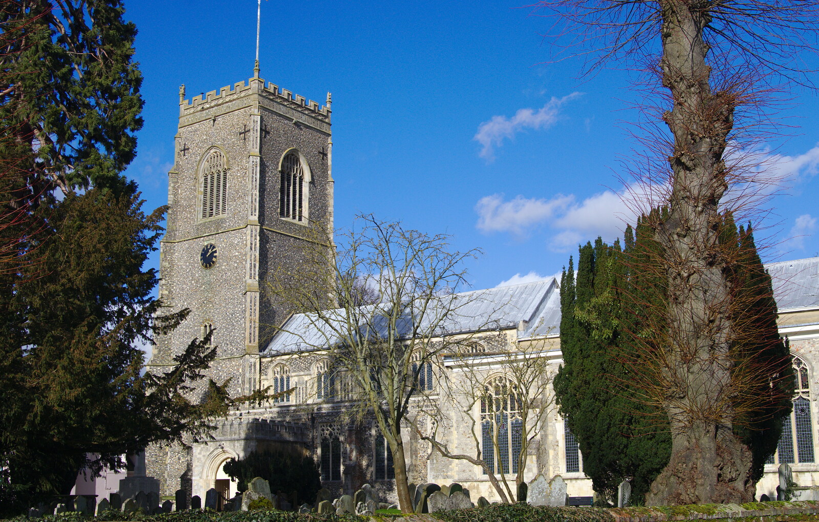 Framlingham Church from A Trip to Framlingham Castle, Framlingham, Suffolk - 16th February 2014
