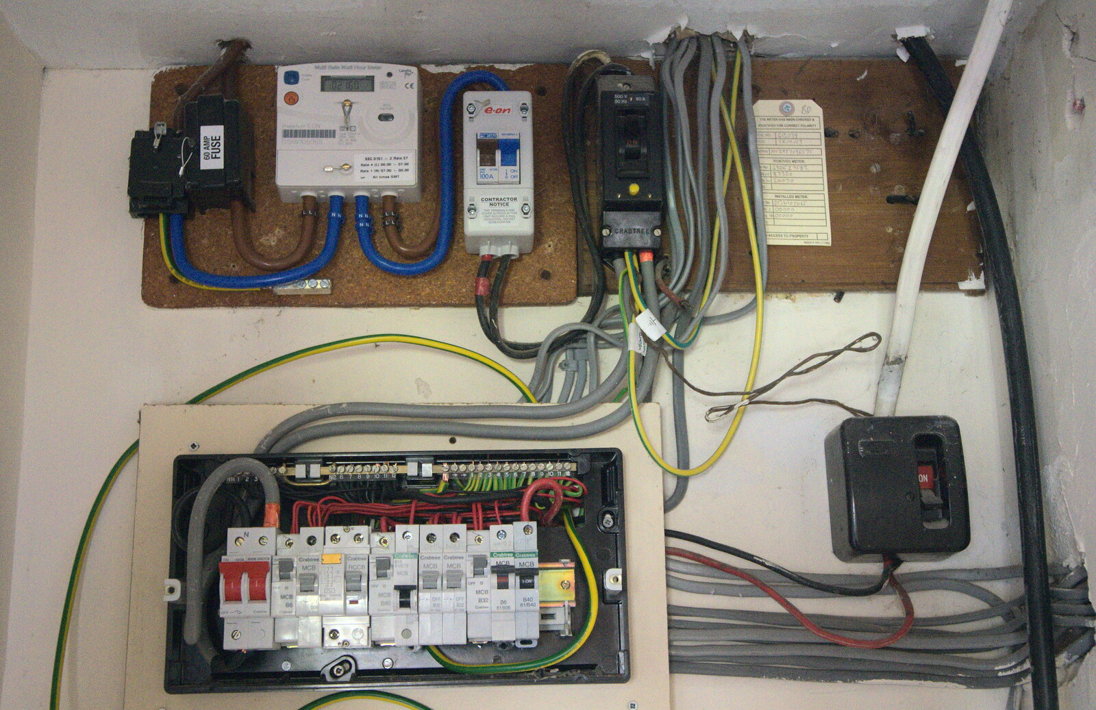 Nosher's previous 1990s consumer unit from Building Progress: Electrical Second Fixing, Brome, Suffolk - 4th March 2014