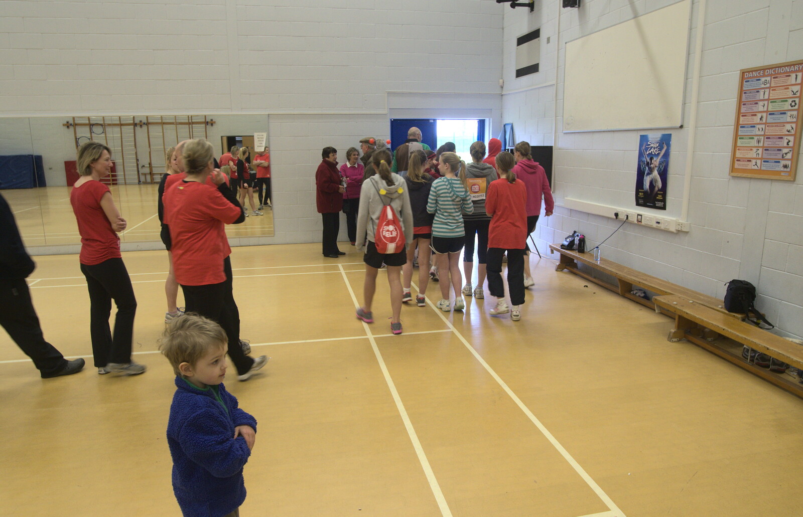 The runners leave for the start of the race from Isobel's Fun Run, Hartismere High, Eye, Suffolk - 23rd March 2014