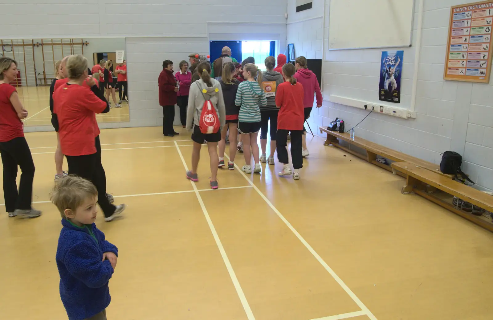 The runners leave for the start of the race, from Isobel's Fun Run, Hartismere High, Eye, Suffolk - 23rd March 2014