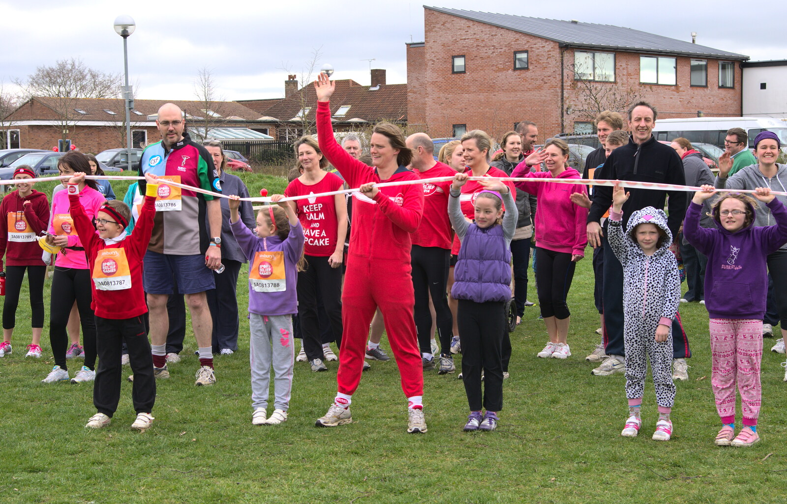 At the starting line, the run is about to kick off from Isobel's Fun Run, Hartismere High, Eye, Suffolk - 23rd March 2014