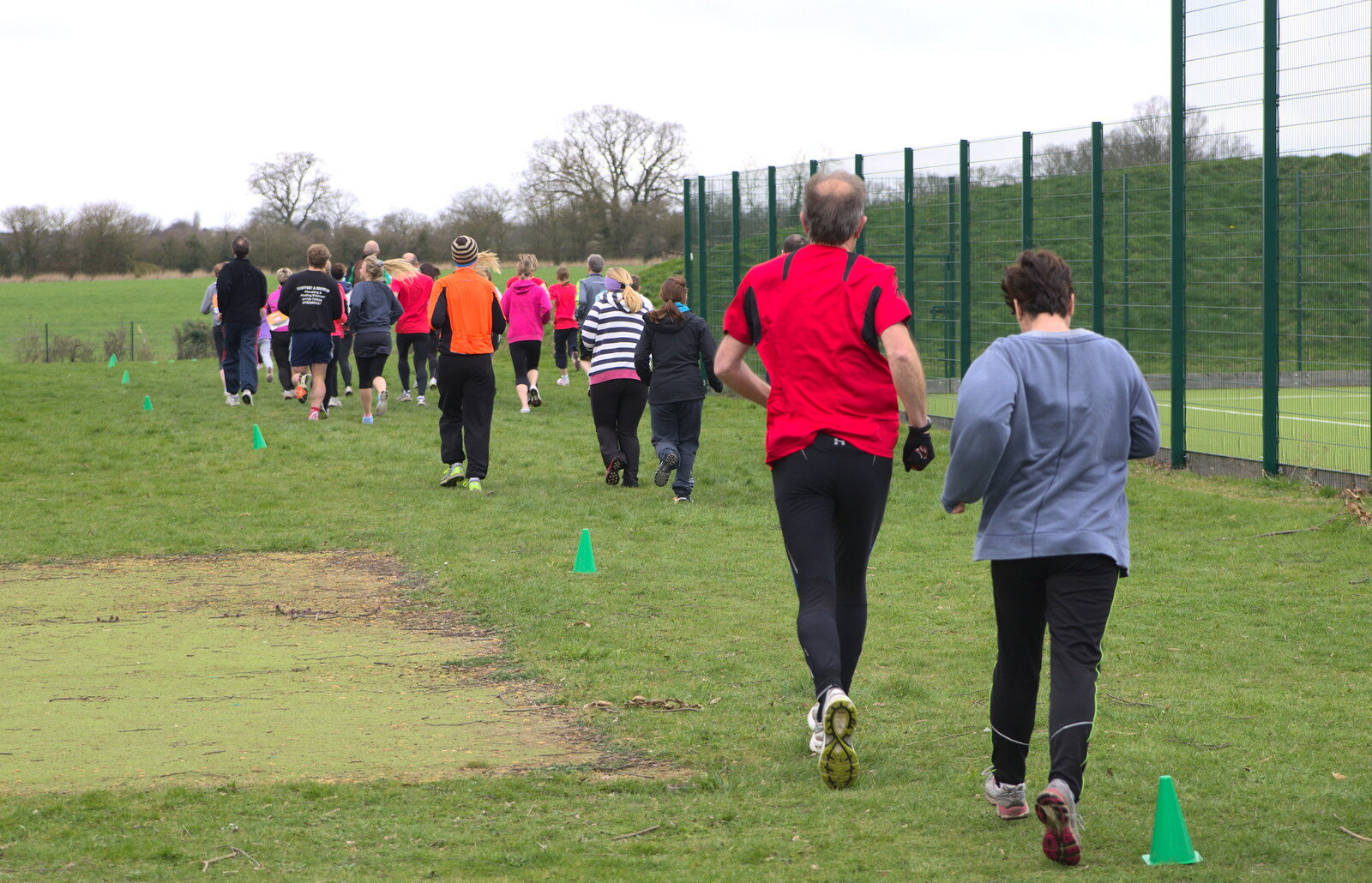 The runners head off from Isobel's Fun Run, Hartismere High, Eye, Suffolk - 23rd March 2014